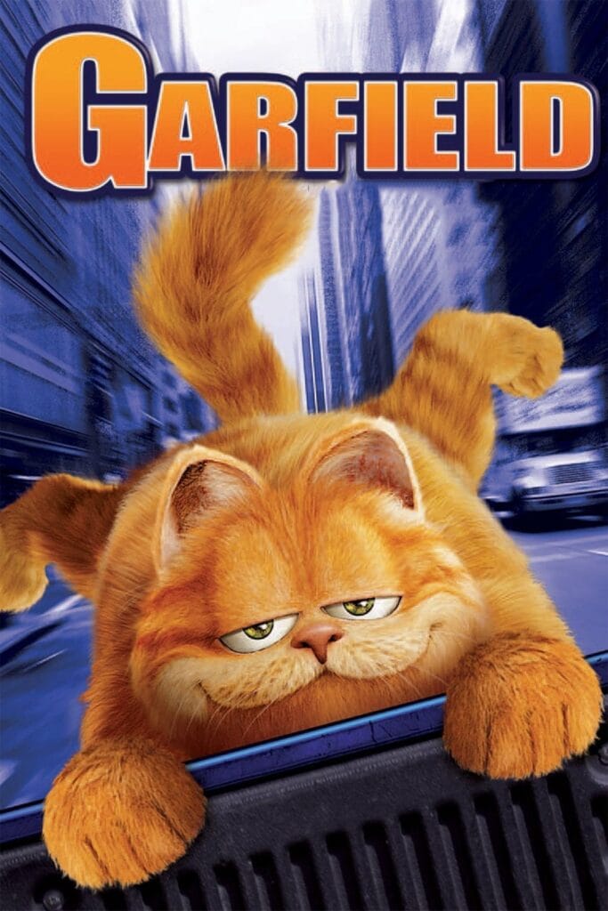 Pôster oficial de Garfield: The Movie, de 2004, mostrando Garfield em CGI deitado em um capô de carro em uma rua movimentada.